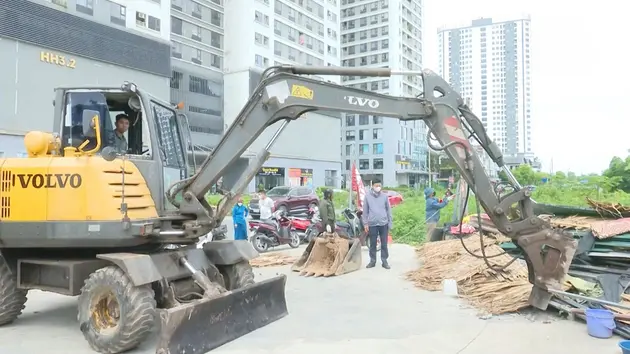 Phường Đại Mỗ cưỡng chế vi phạm trên đất nông nghiệp