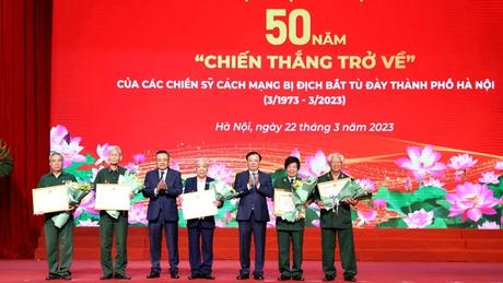 Gặp mặt kỷ niệm 50 năm ''Chiến thắng trở về''
