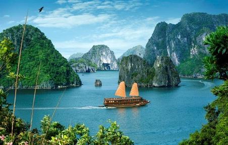 Ghé thăm quần thể vịnh Hạ Long | 23/09/2023