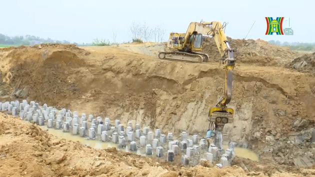 Ứng phó tình trạng mực nước sông xuống thấp (ngày 24/03/2023)