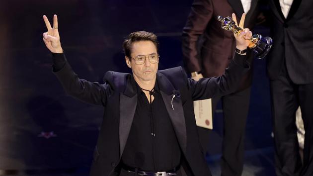 Robert Downey Jr. thắng giải Oscar lần đầu tiên trong sự nghiệp