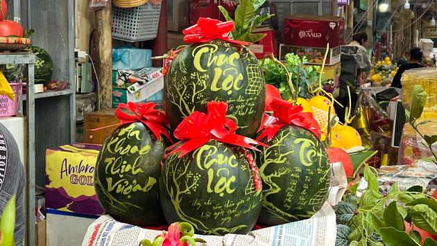 Đa dạng các mặt hàng phục vụ Tết ông Công ông Táo