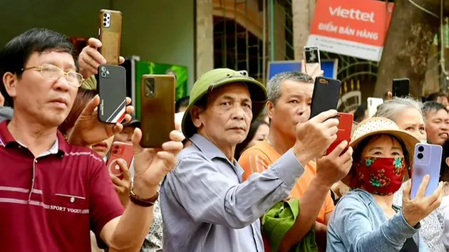 Ứng phó với gia tăng thuê bao di động ở Điện Biên
