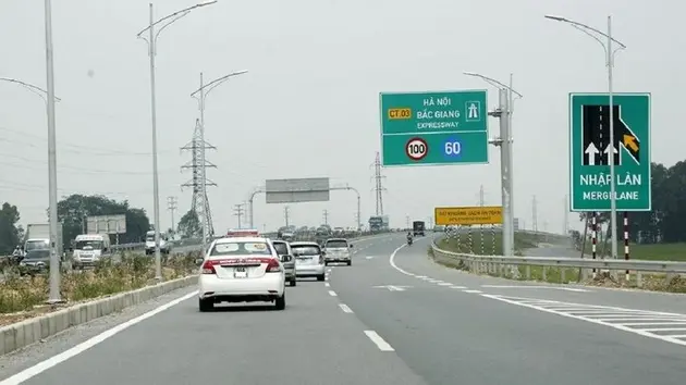 Đi chậm bám làn trái trên cao tốc và những hệ lụy