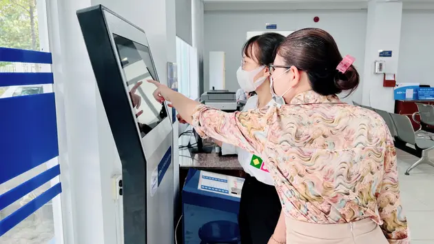 Chuyển đổi số trong thực hiện thủ tục hành chính | 25/03/2025