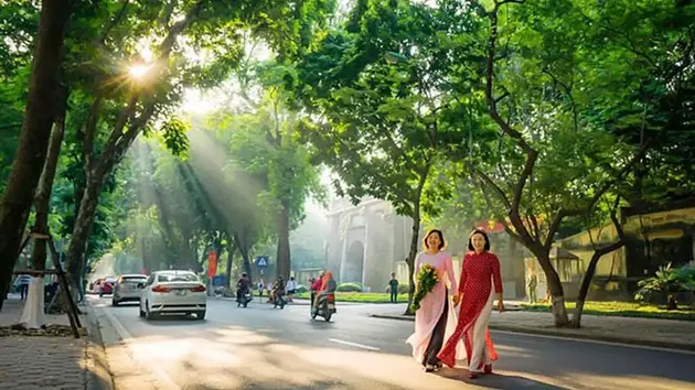 Nhẹ nhàng tia nắng chớm hạ