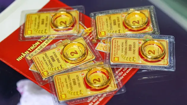 Giá vàng ngày 28/4 tiếp đà giảm mạnh