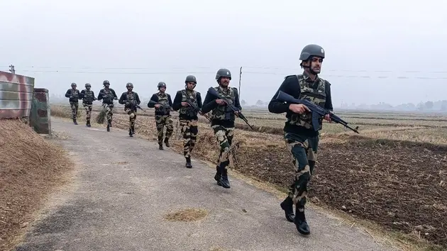 Pakistan tiếp tục xung đột biên giới với Ấn Độ