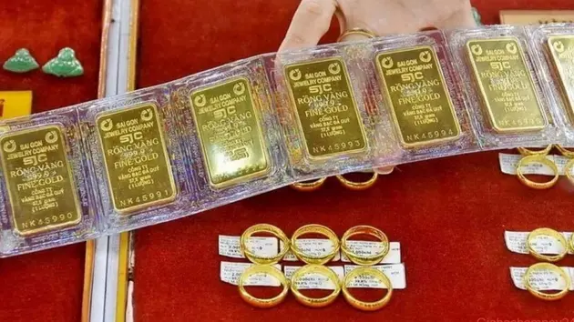 Giá vàng đi ngang, giá bạc lập đỉnh
